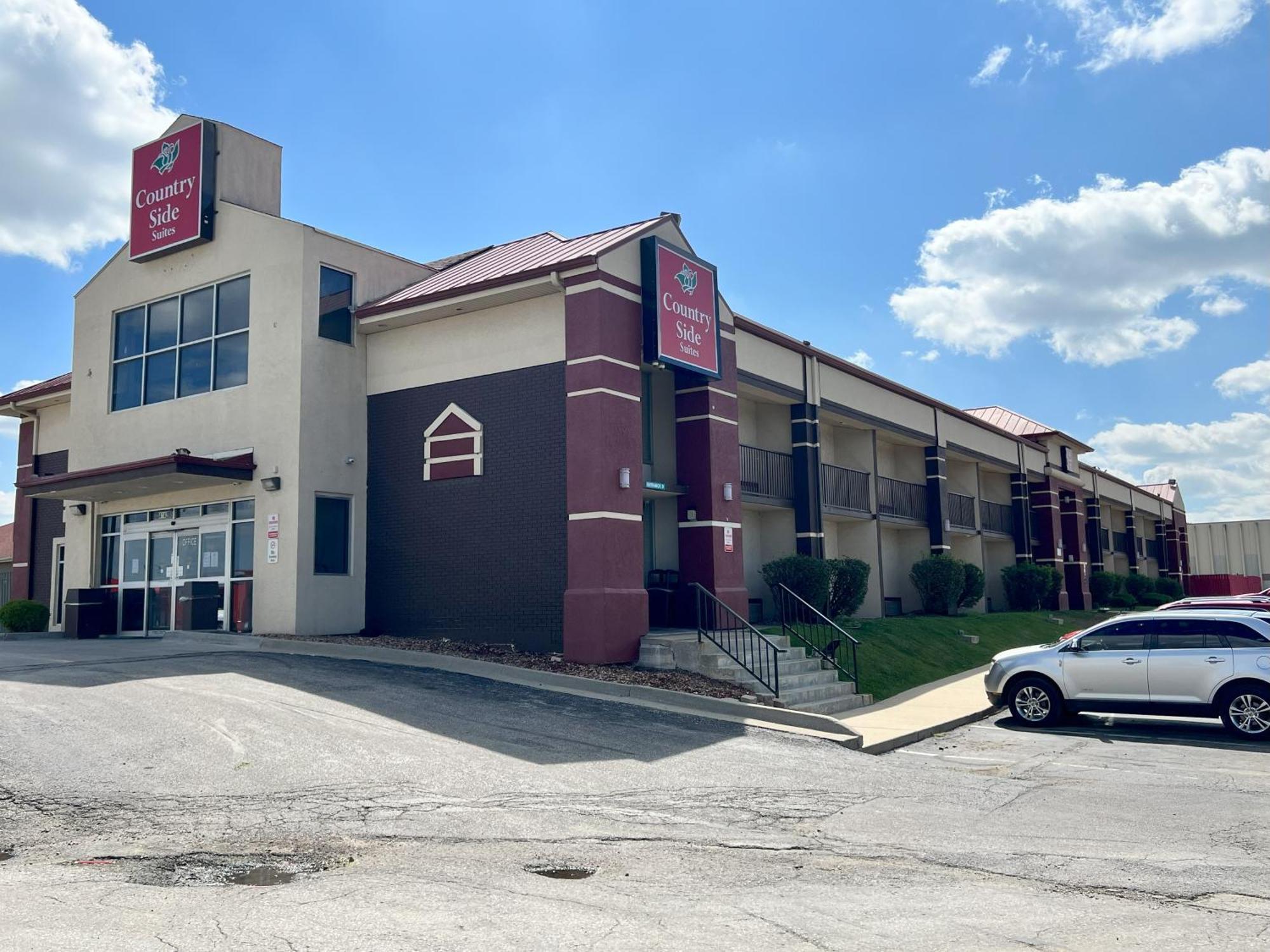 Countryside Suites Kansas City Independence I-70 East Sports Complex Hotel Экстерьер фото