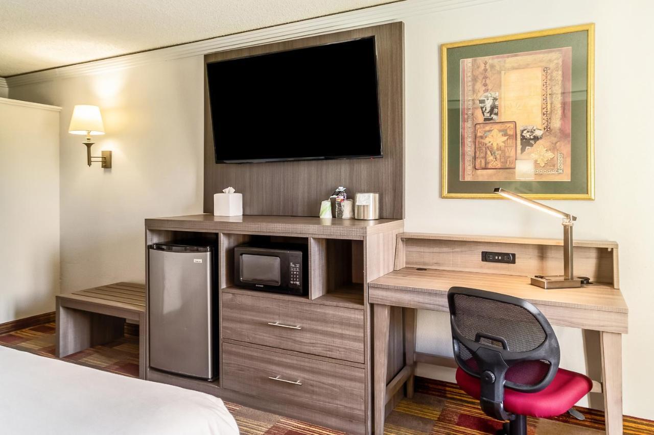 Countryside Suites Kansas City Independence I-70 East Sports Complex Hotel Экстерьер фото